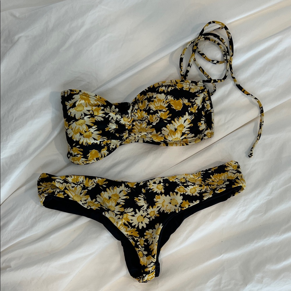 RVCA floral bikini set size Small